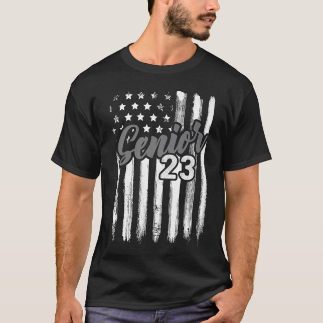 Senior 23 2023 Graduation Graduate American Flag U T-Shirt (Front)