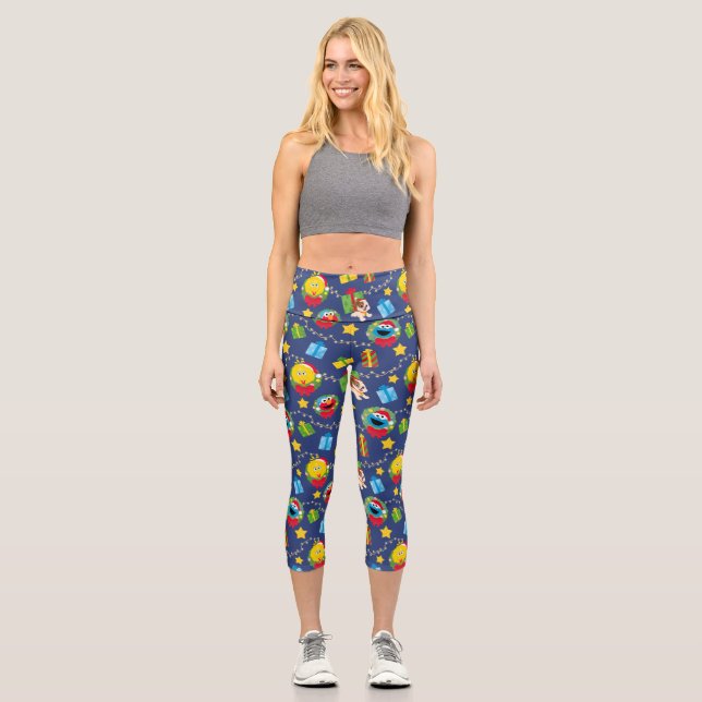Sesame Street Christmas Lights Pattern Capri Leggings (Front)