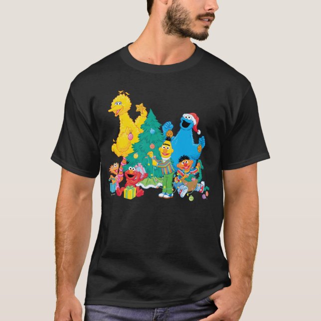 Sesame Street | Christmas Pals T-Shirt (Front)