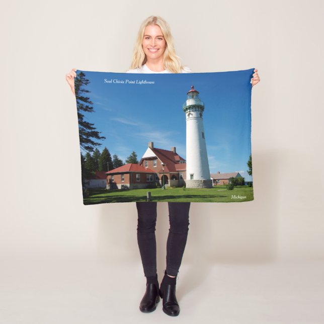 Seul Choix Point Lighthouse fleece blanket (In Situ)