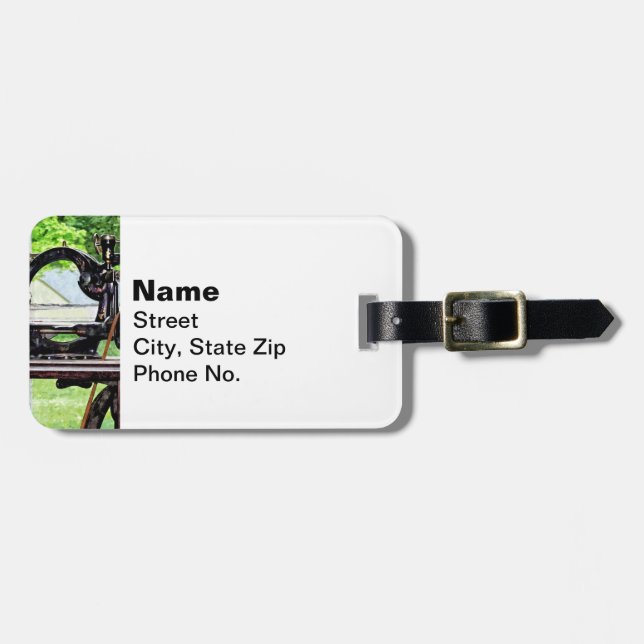 Sewing Machine in Window Luggage Tag (Front Horizontal)