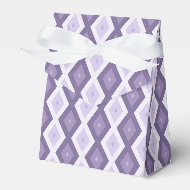 Shades of lavender diamond pattern favour box (Front Side)