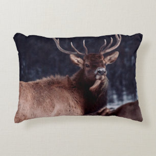 SHALLOW FOCUS PHOTO OF BROWN DEER DECORATIVE CUSHION