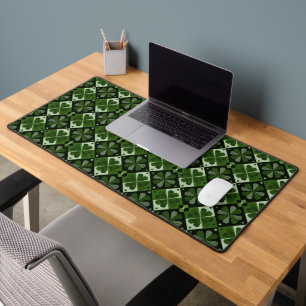 Shamrock Chequerboard Pattern Desk Mat