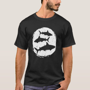 Shark Vintage Distressed Retro Style Swimming Shar T-Shirt