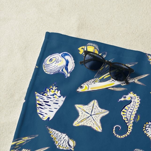 Shells and sea creatures beach towel (In Situ)