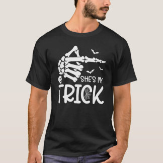 She's My Trick and He's My Treat Couples Skeleton  T-Shirt
