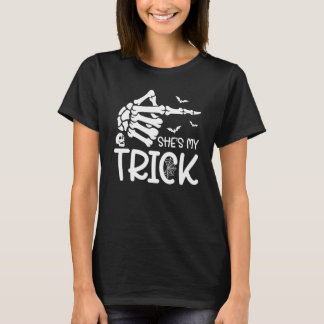 She's My Trick and He's My Treat Couples Skeleton  T-Shirt
