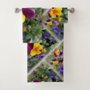 Shining pansies bath towel set