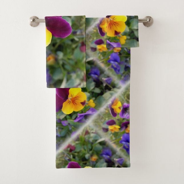 Shining pansies bath towel set (Insitu)
