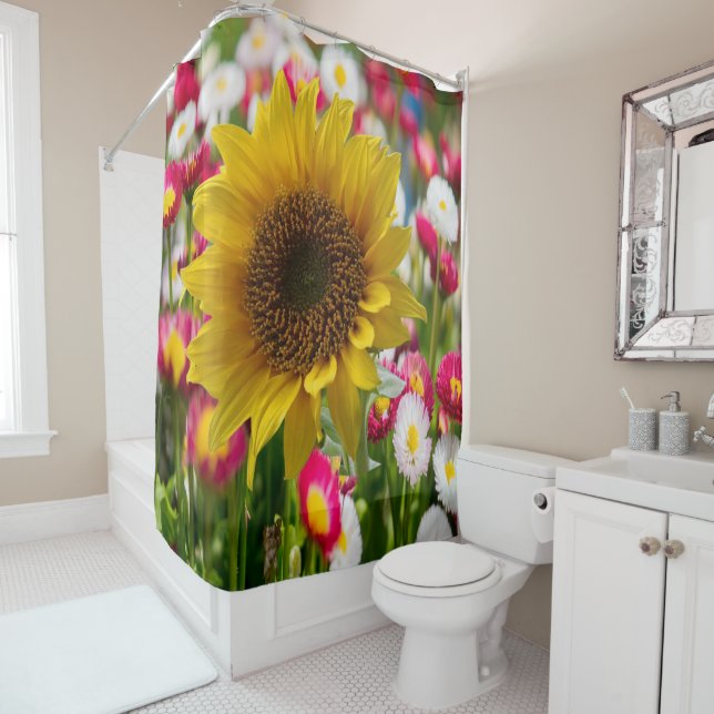 Shower curtain sunflowers (In Situ)