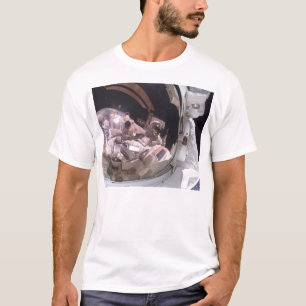 Shuttle Discovery / Reflections on Planet Earth T-Shirt