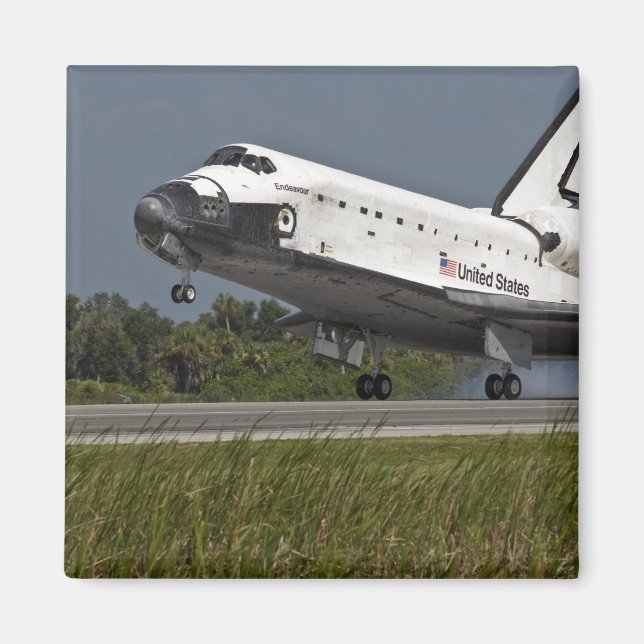 Shuttle Endeavour landing Kennedy Space Centre Magnet (Front)