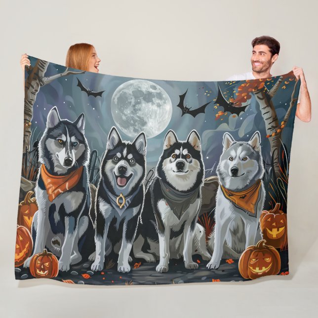 Siberian Husky Halloween Spooky  Fleece Blanket (In Situ)