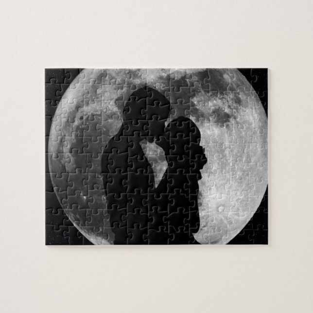 Silhouette of lovers in a full moon at night jigsaw puzzle (Horizontal)