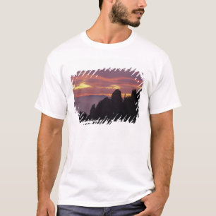 Silhouette of Mt. Huangshan (Yellow Mountain) at T-Shirt