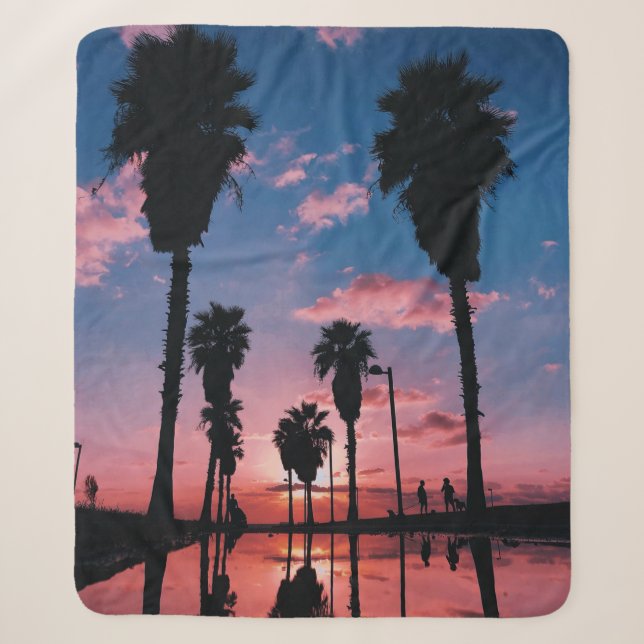 Silhouette of tree under cloudy sky sherpa blanket (Front)