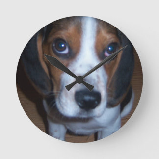 Silly Dog Randy beagle puppy Round Clock