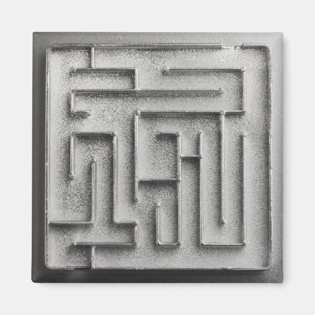 Silver maze magnet (Front)