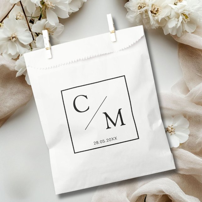 Simple and elegant monogram  favour bag (Simple and elegant monogram favor bag)