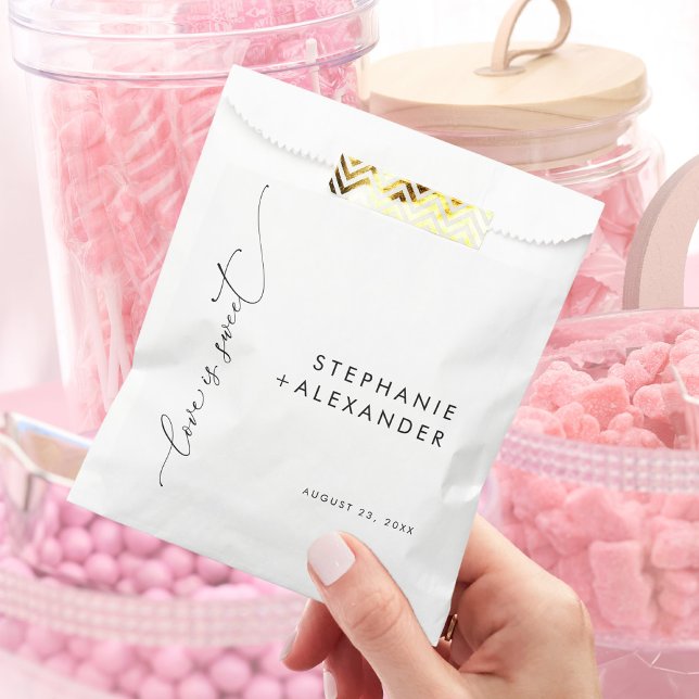 Simple Black and White Love is Sweet   Favour Bag (Creator Uploaded)