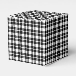 Simple black and white plaid gingham pattern favour box