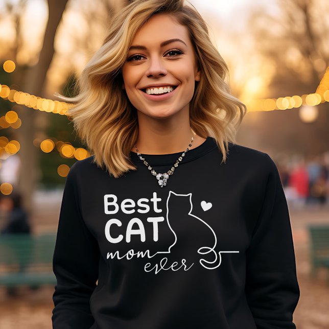 Simple Cute Funny Black and White Cat Lover Mom T-Shirt (Creator Uploaded)