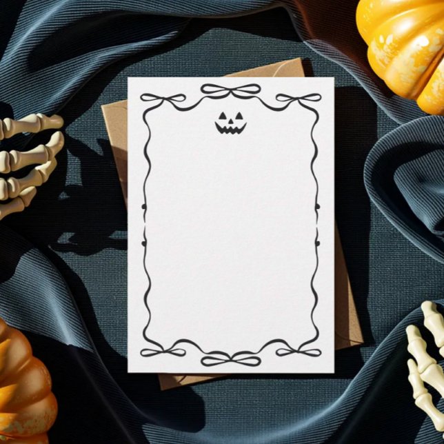 simple doodle spooky halloween Note card (Creator Uploaded)