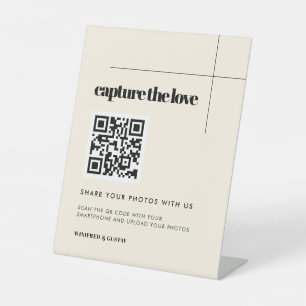 Simple elegant & chic wedding Capture the love Pedestal Sign