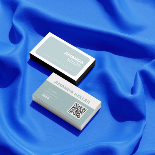 Simple Elegant Green Minimalistic Business Card (Creator Uploaded)