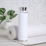 Simple Elegant Script Minimalist Modern Water Bottle<br><div class="desc">Modern black and white water bottle featuring a simple and minimalist layout with your name in an elegant script typography.</div>