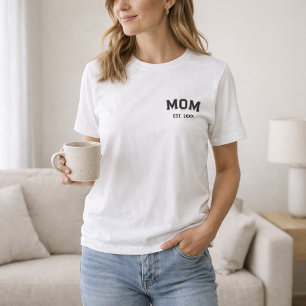 Simple Minimalist Block Letter Mom Est Year T-Shirt