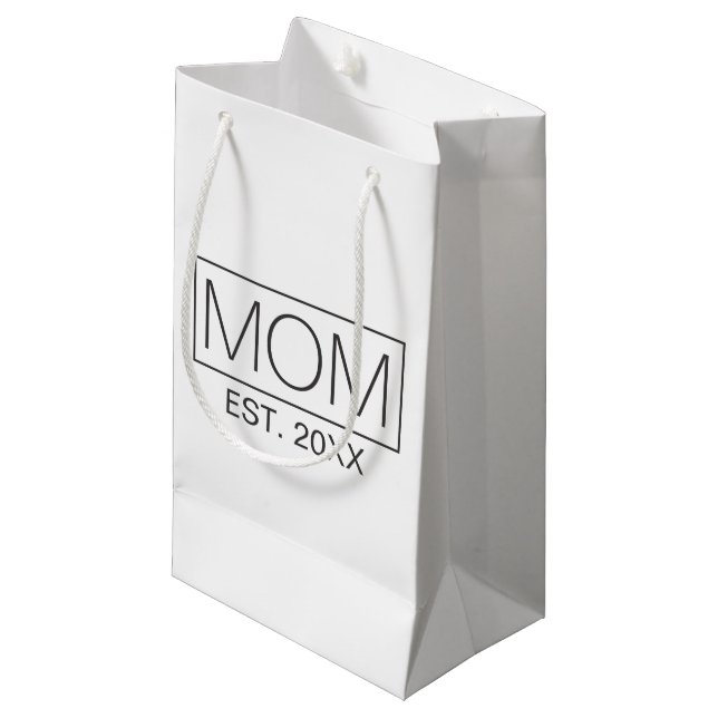 Simple Minimalist Mum Typography | Gift Bag (Front Angled)