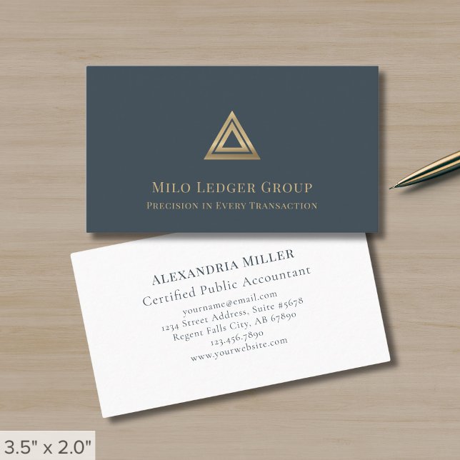 Simple Modern Luxury Business Card (Creator Uploaded)