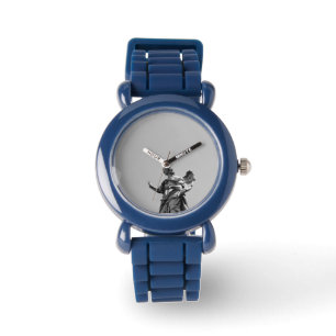 Simple, modern photo of seagull on top of statue watch