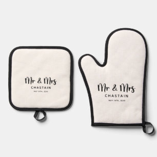 Simple Mr. & Mrs. Wedding Monogram Oven Mitt & Pot Holder Set