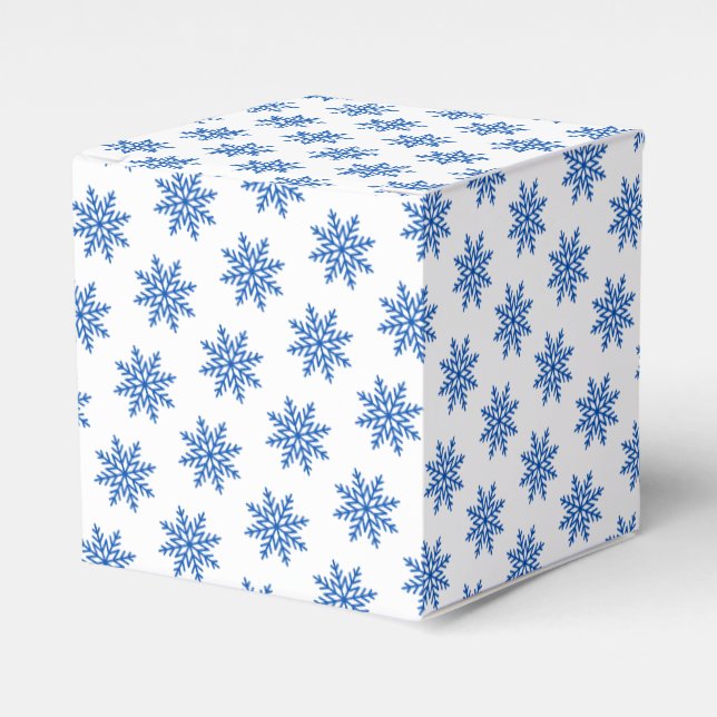 Simple Snowflake Blue and White Pattern Favour Box (Front Side)