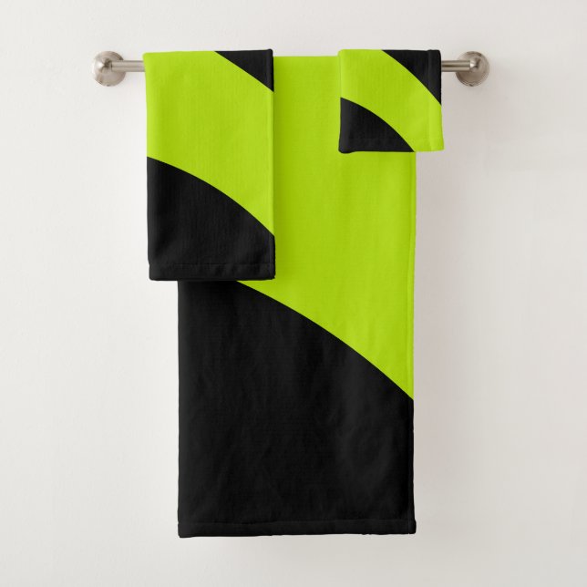 Simple Waves in Lime Green Bath Towel Set (Insitu)