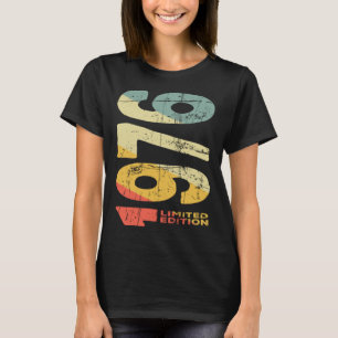 Since 1976 Year 1976 Birth Vintage Aesthetic 1976  T-Shirt