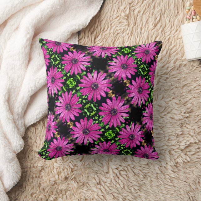 Single Purple African Daisy Flower Pattern    Cushion (Blanket)