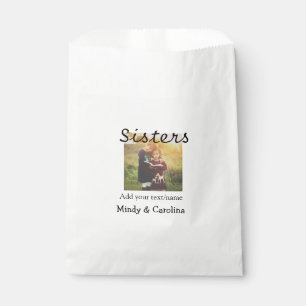 Sisters besties BFF add photo name title family te Favour Bag