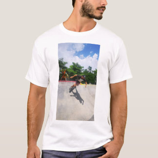 Skate ramp session T-Shirt