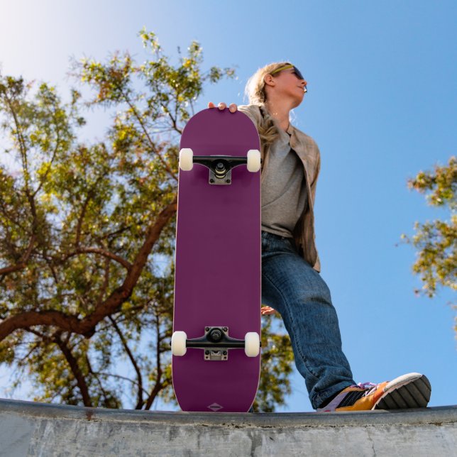 Skateboard in Plum HAMbWG  (Outdoor 1)