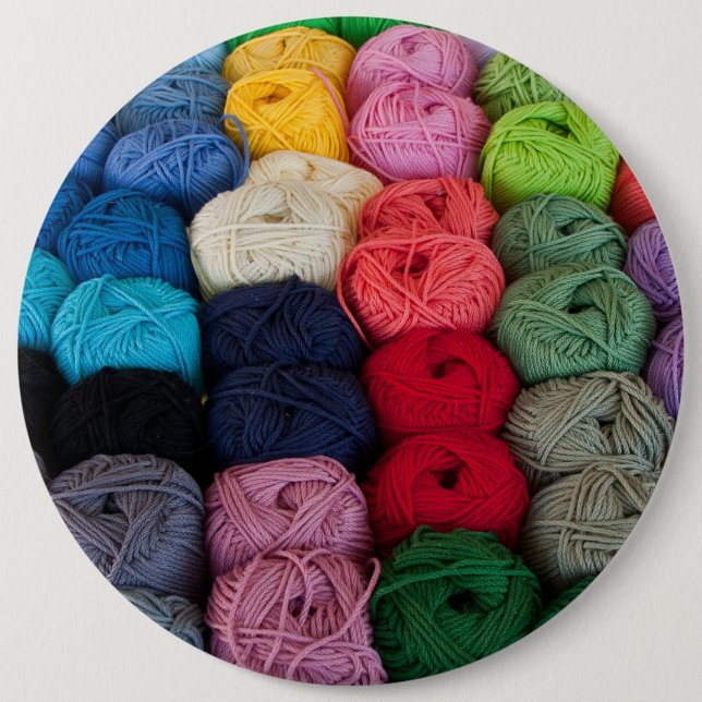 Skeins of yarn 6 cm round badge (Front)