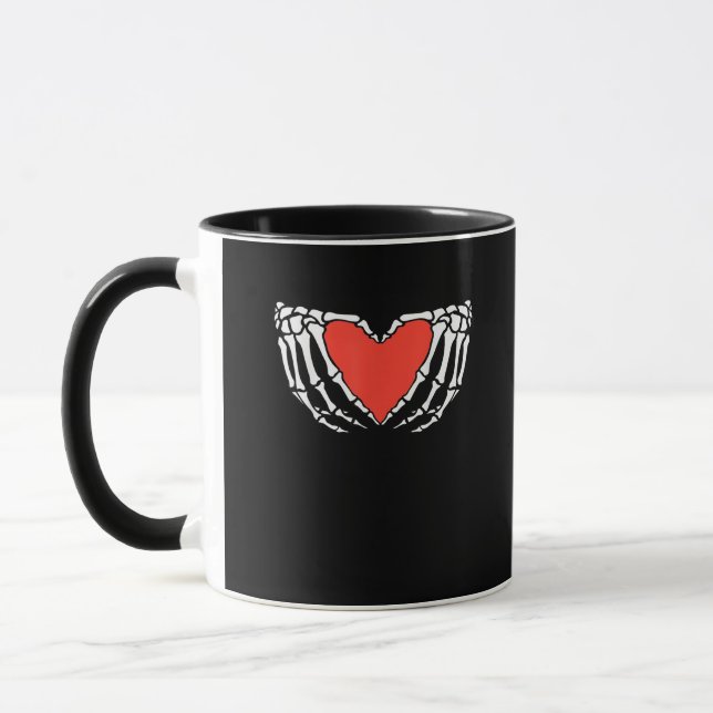 Skeleton Hands Forming Heart – Creepy Gothic Hallo Mug (Left)