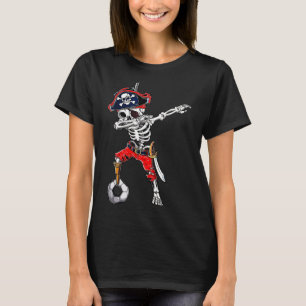 Skeleton Pirate &amp; Soccer Ball Halloween Costum T-Shirt