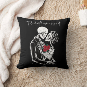 Skelton Lovers til death do us part Cushion