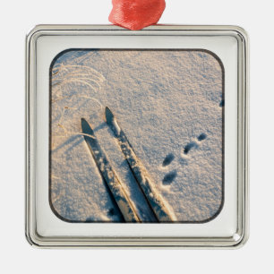 Ski track metal ornament