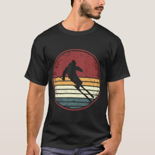 Skiers ski tours cross country skiing mountains de T-Shirt