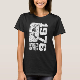 Skiers Skier Vintage born 1976 Birthday Skiing Ski T-Shirt